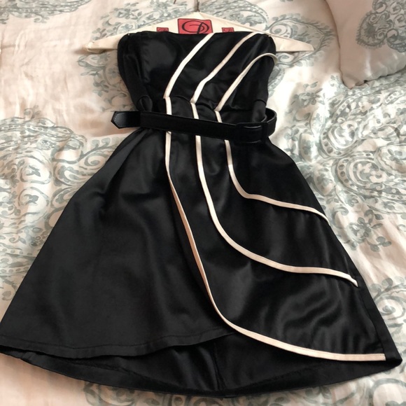 Black Dress - Picture 2 of 2